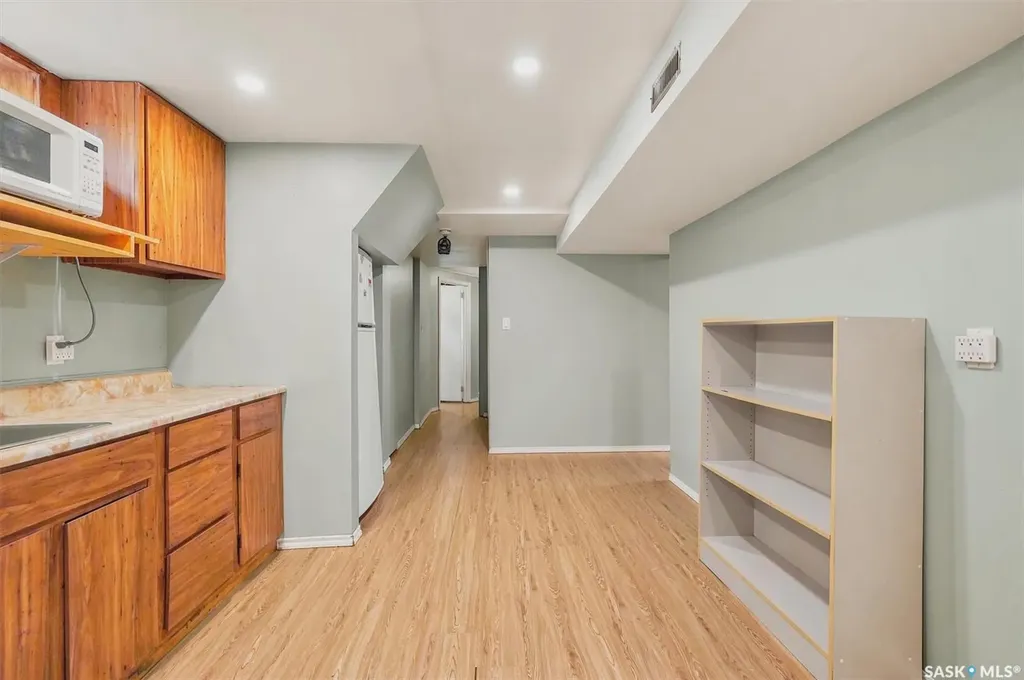 99 Lindsay Drive Saskatoon SK S7H 3E4