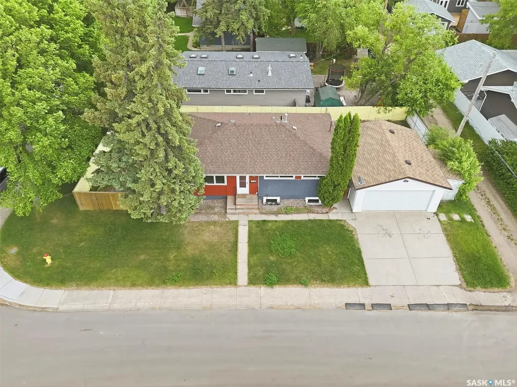 99 Lindsay Drive Saskatoon SK S7H 3E4