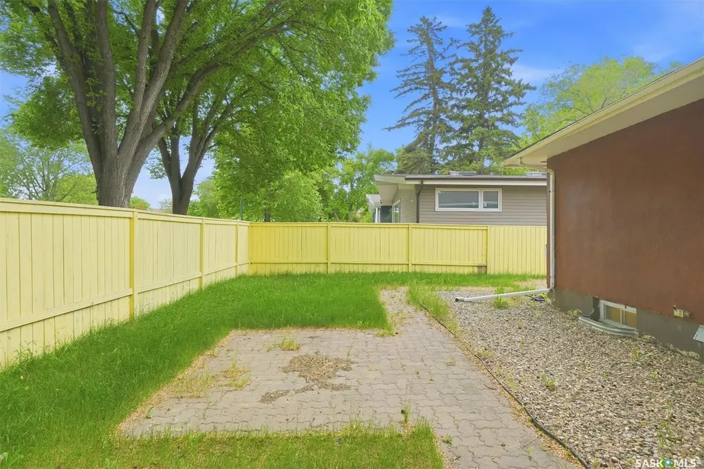 99 Lindsay Drive Saskatoon SK S7H 3E4