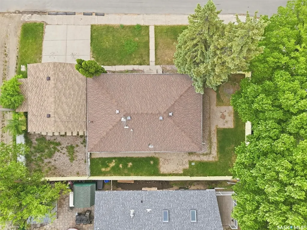 99 Lindsay Drive Saskatoon SK S7H 3E4