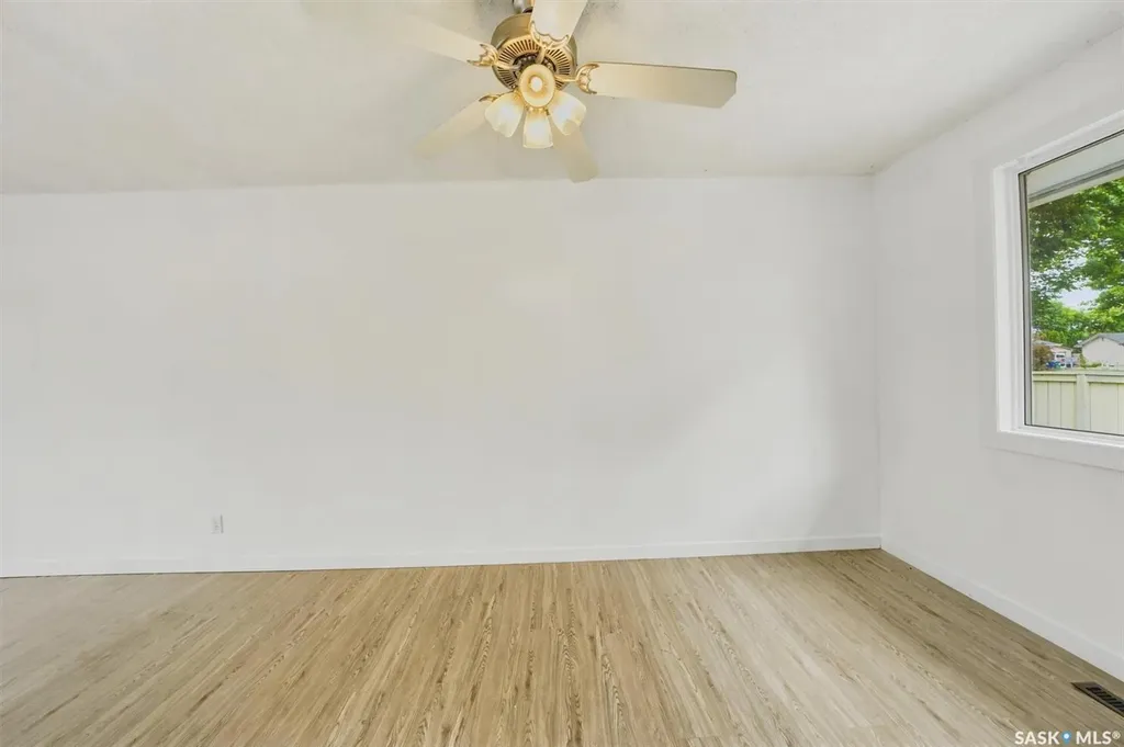 99 Lindsay Drive Saskatoon SK S7H 3E4