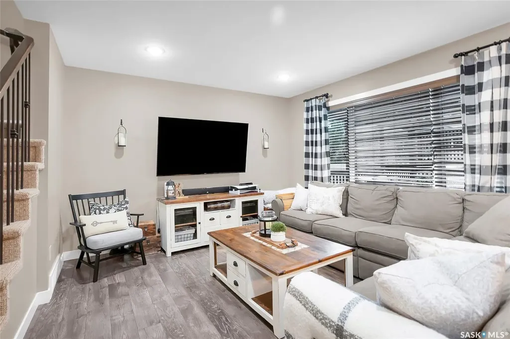 1057 Kolynchuk Crescent Saskatoon SK S7T 0X4