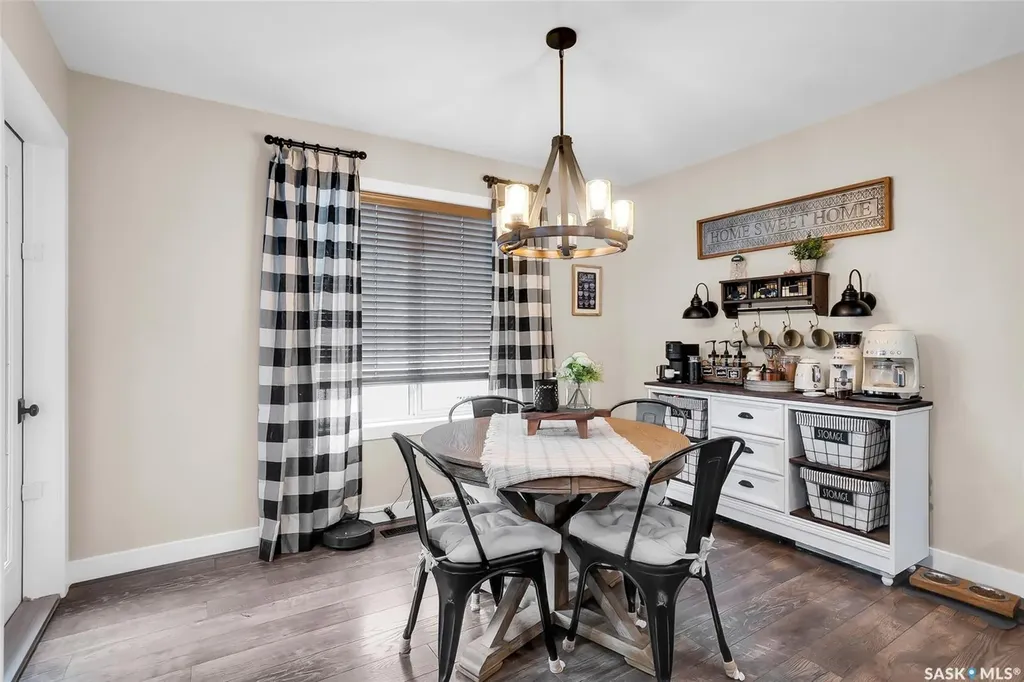 1057 Kolynchuk Crescent Saskatoon SK S7T 0X4