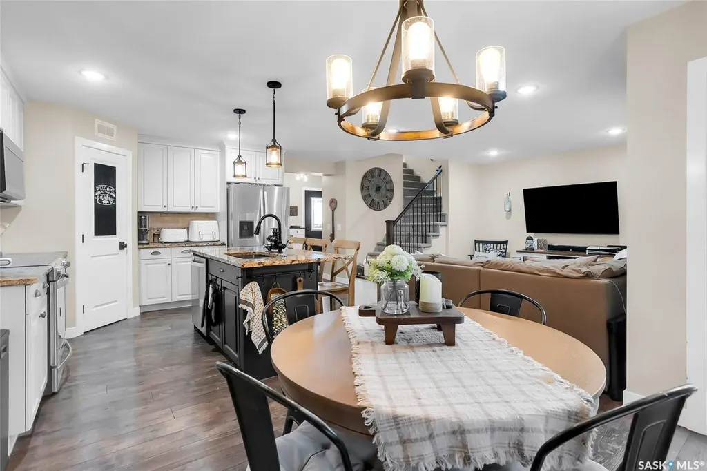 1057 Kolynchuk Crescent Saskatoon SK S7T 0X4
