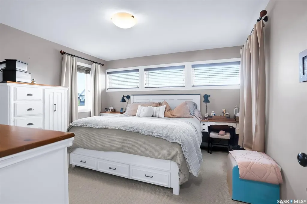 1057 Kolynchuk Crescent Saskatoon SK S7T 0X4