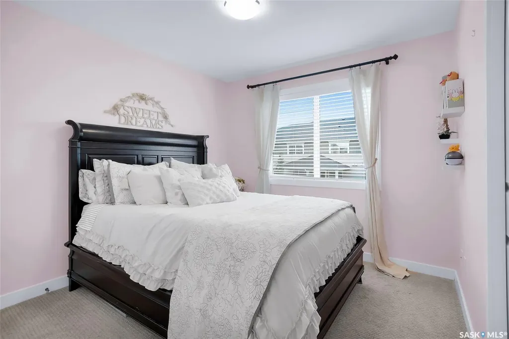 1057 Kolynchuk Crescent Saskatoon SK S7T 0X4