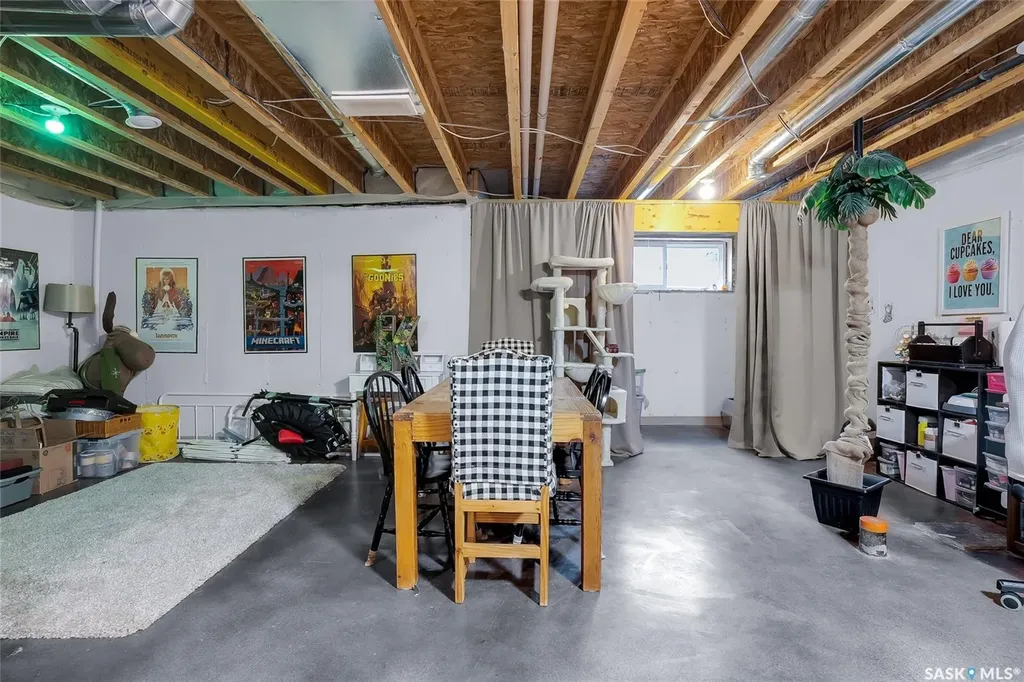 1057 Kolynchuk Crescent Saskatoon SK S7T 0X4