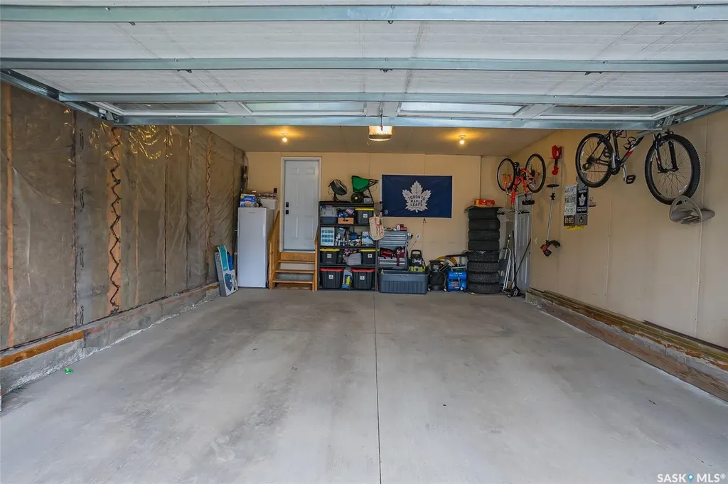 1057 Kolynchuk Crescent Saskatoon SK S7T 0X4