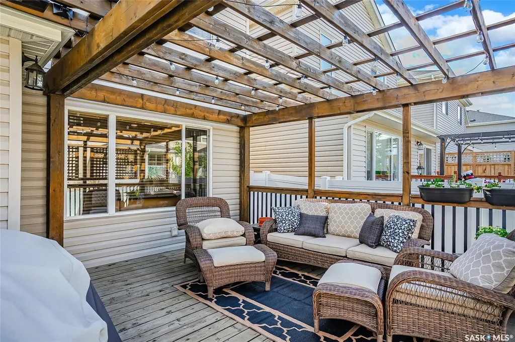 1057 Kolynchuk Crescent Saskatoon SK S7T 0X4