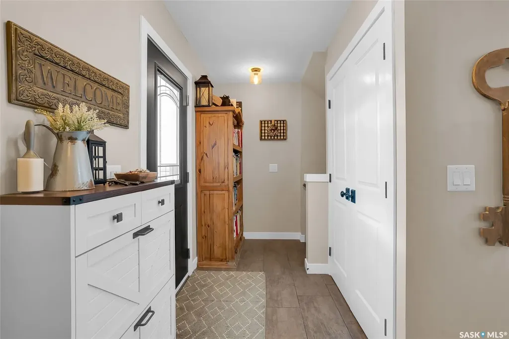 1057 Kolynchuk Crescent Saskatoon SK S7T 0X4