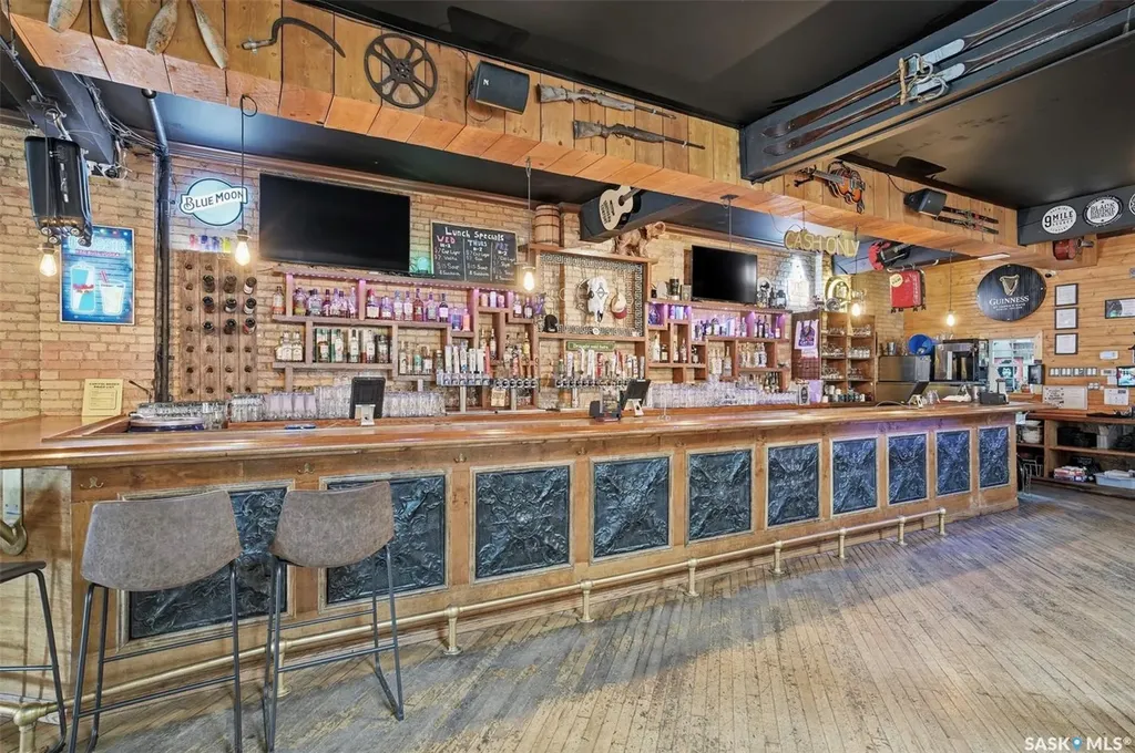 244 1st Avenue N Saskatoon SK S7K 1X1