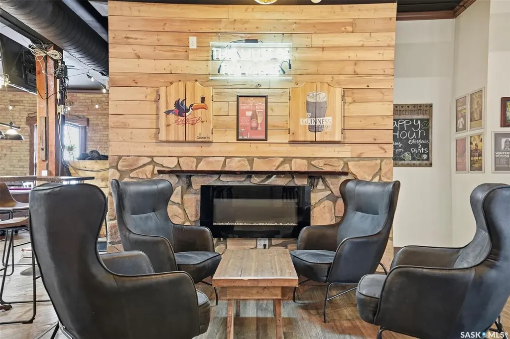244 1st Avenue N Saskatoon SK S7K 1X1