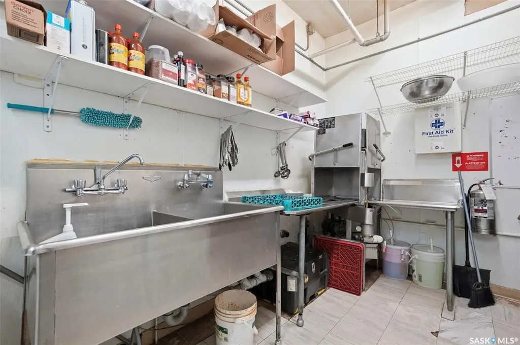 244 1st Avenue N Saskatoon SK S7K 1X1