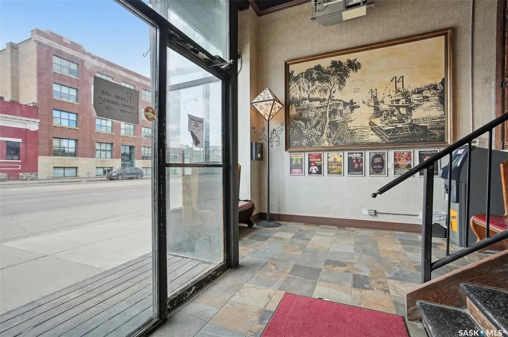 244 1st Avenue N Saskatoon SK S7K 1X1
