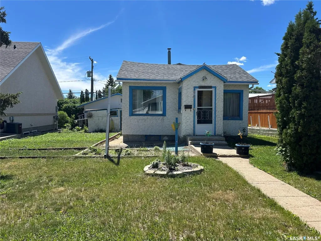 929 Brown Street Moose Jaw SK S6H 2Z1