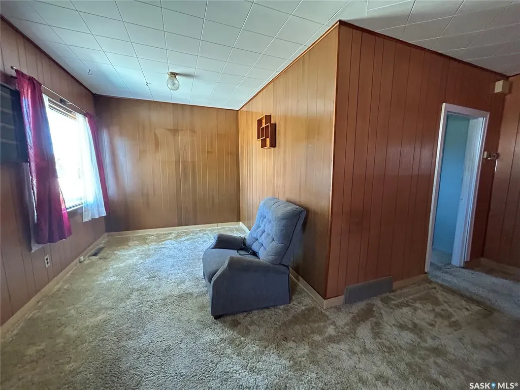 929 Brown Street Moose Jaw SK S6H 2Z1