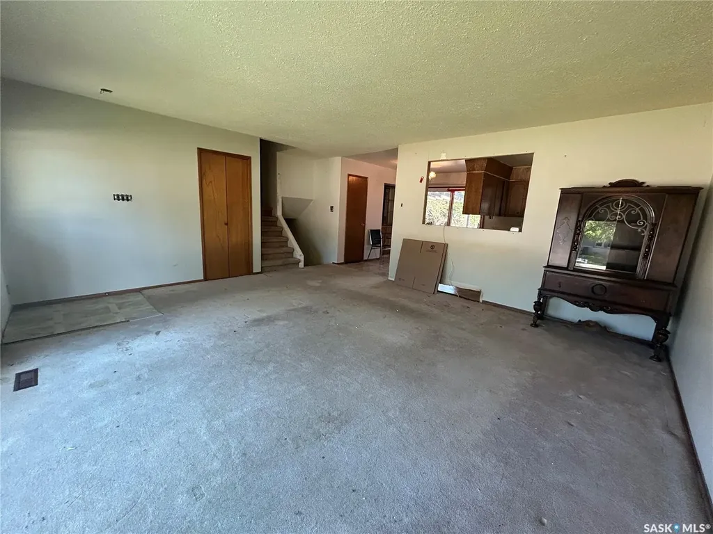 1639 11th Avenue NW Moose Jaw SK S6H 6M5