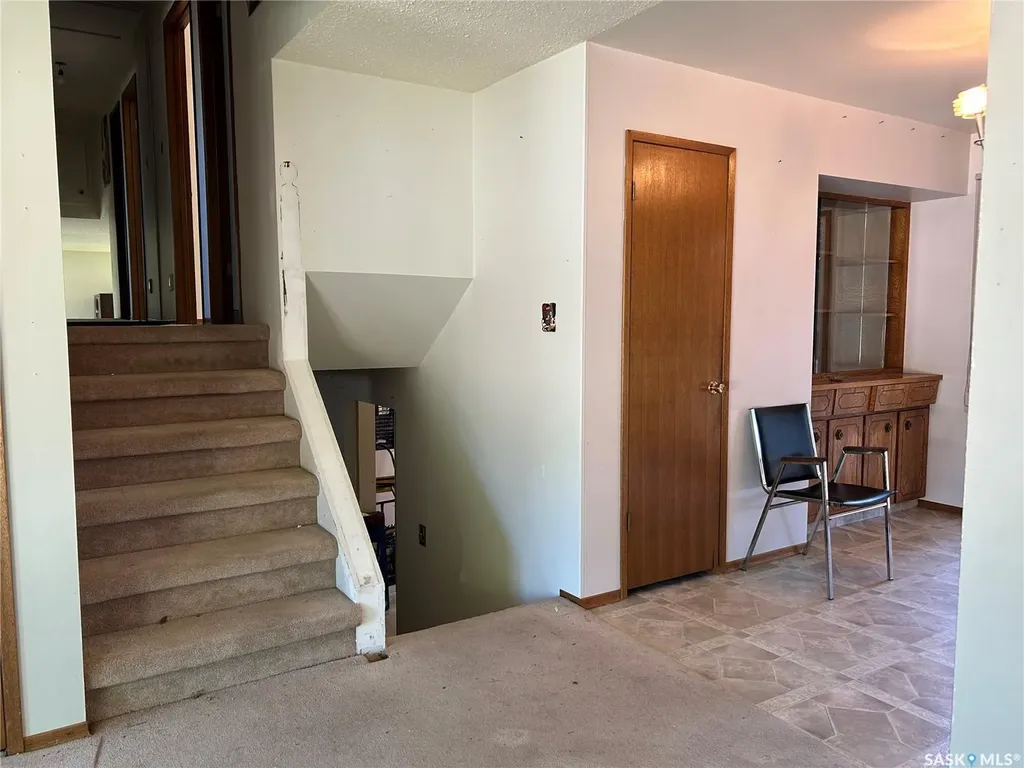 1639 11th Avenue NW Moose Jaw SK S6H 6M5