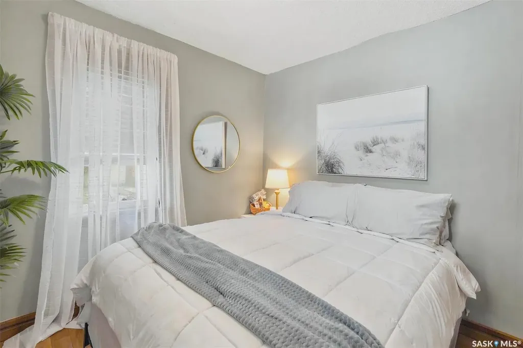 1602 C Avenue N Saskatoon SK S7L 1L5