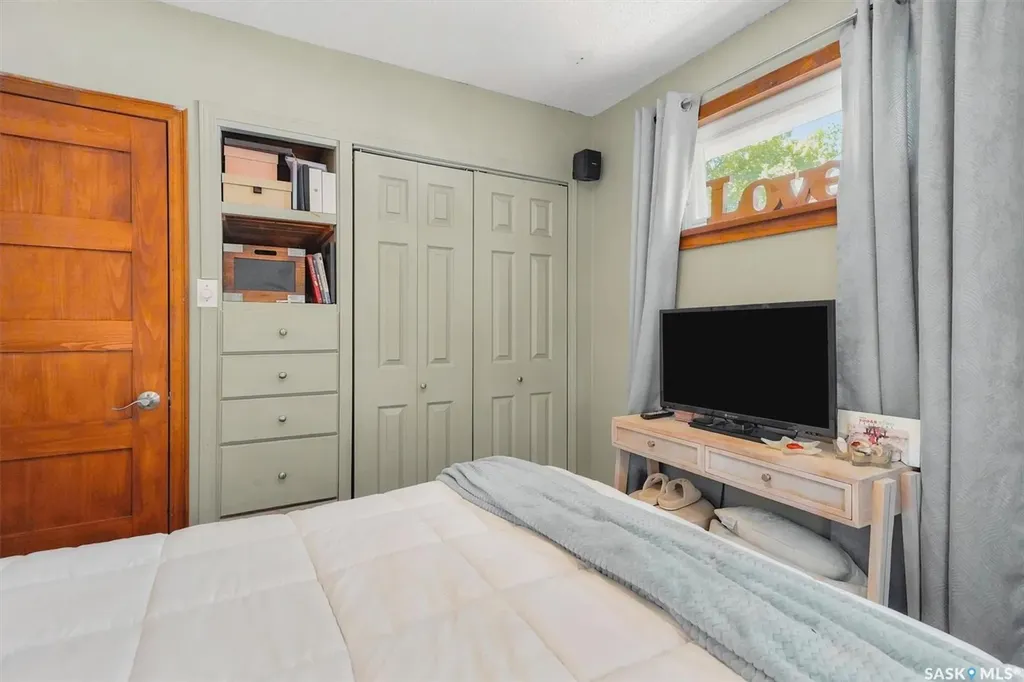 1602 C Avenue N Saskatoon SK S7L 1L5