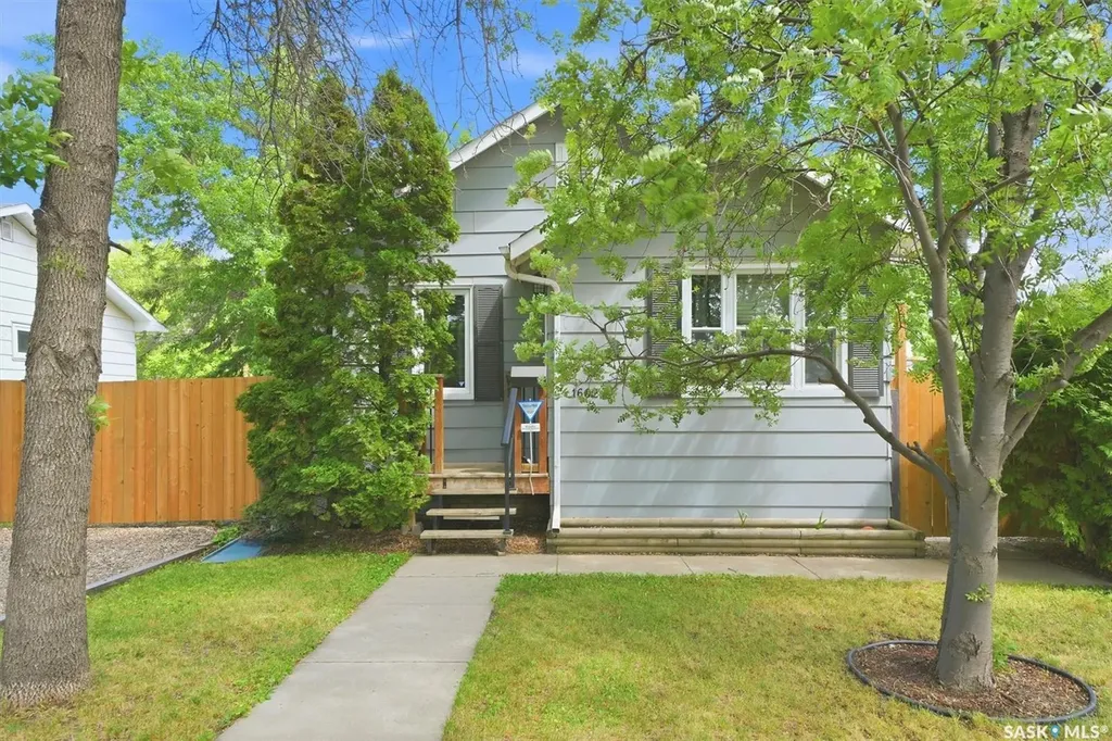 1602 C Avenue N Saskatoon SK S7L 1L5