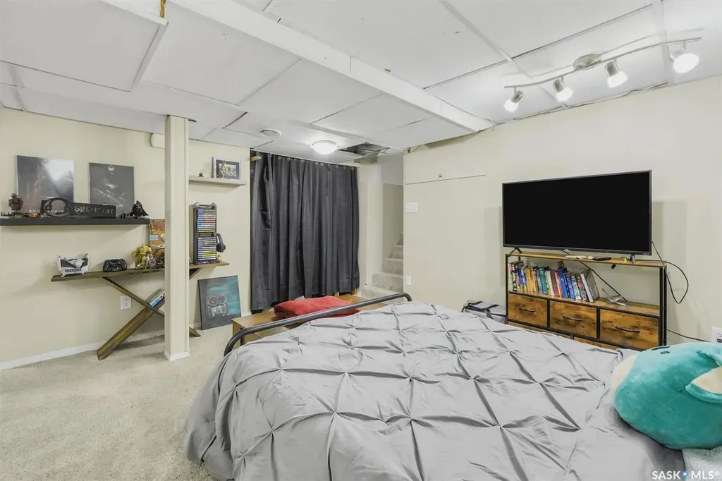 1602 C Avenue N Saskatoon SK S7L 1L5
