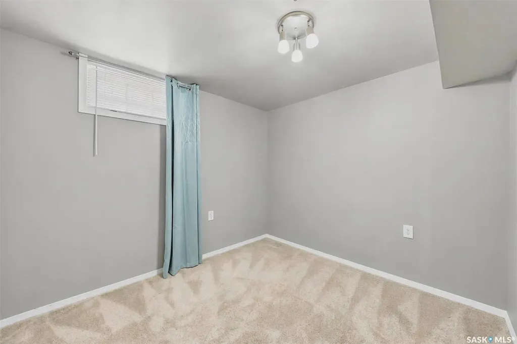 1602 C Avenue N Saskatoon SK S7L 1L5