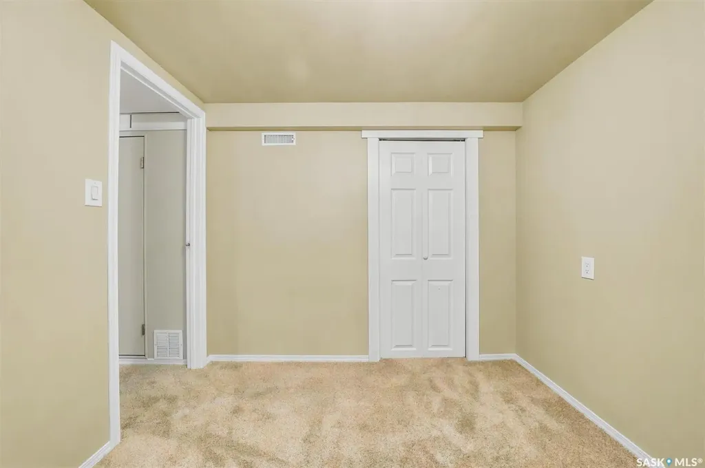 1602 C Avenue N Saskatoon SK S7L 1L5