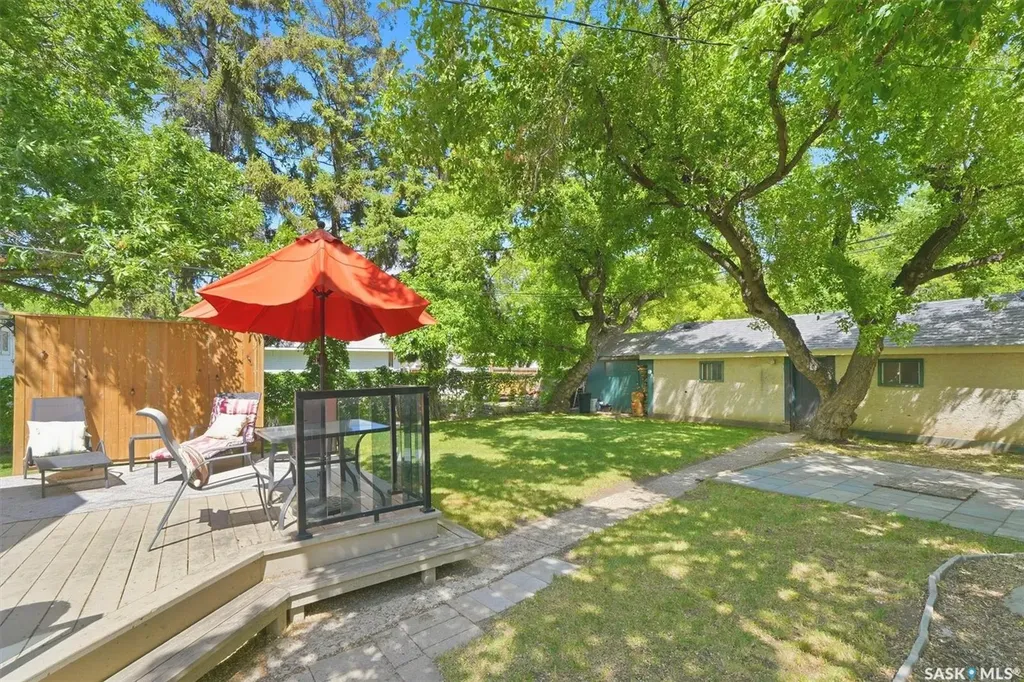 1602 C Avenue N Saskatoon SK S7L 1L5