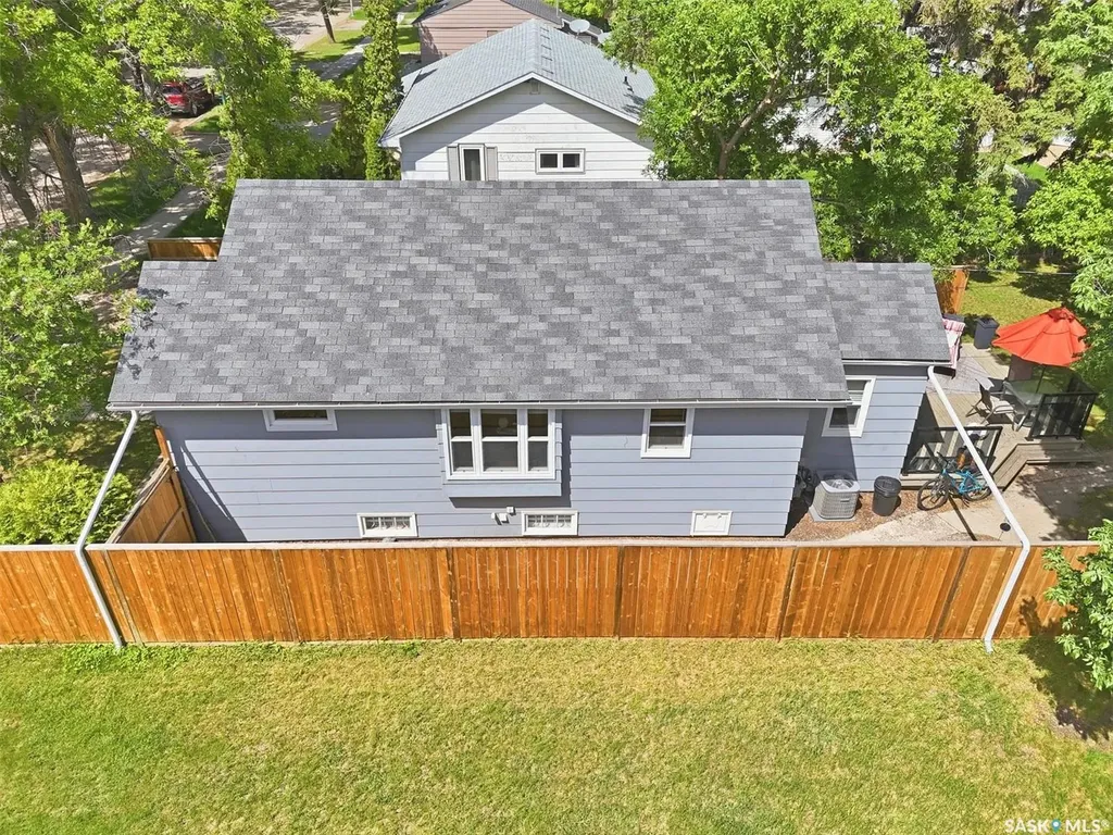 1602 C Avenue N Saskatoon SK S7L 1L5