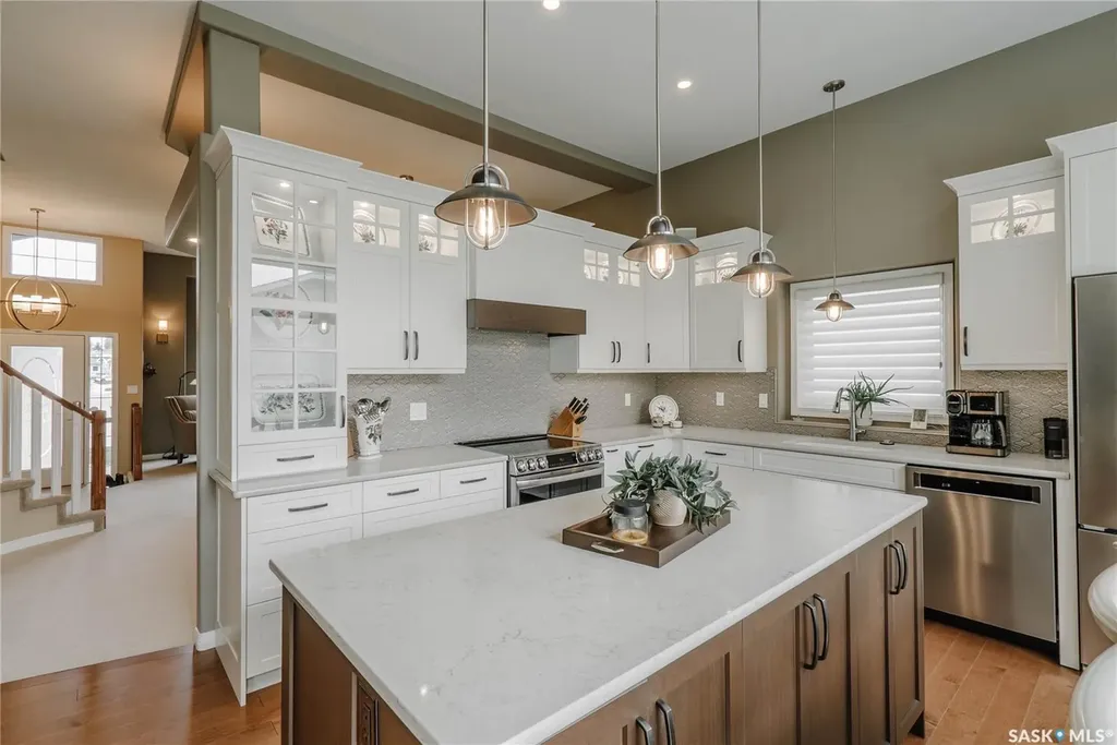 510 Eastman Cove Saskatoon SK S7N 4K9