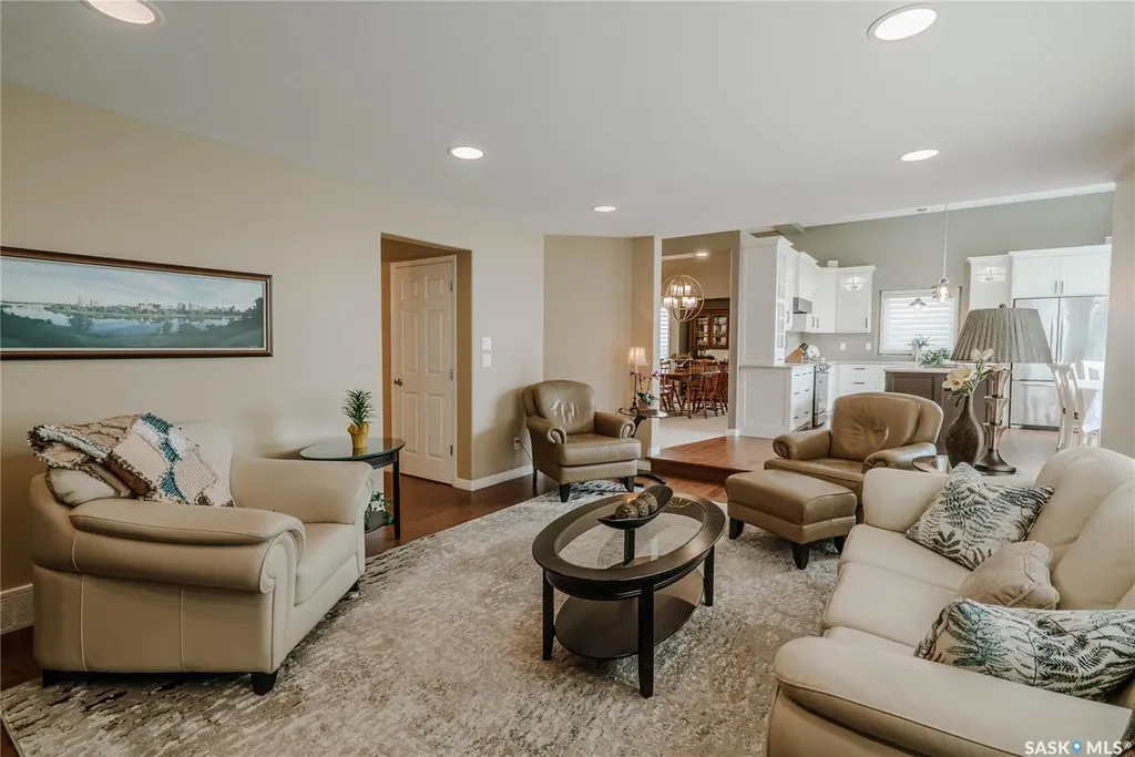 510 Eastman Cove Saskatoon SK S7N 4K9