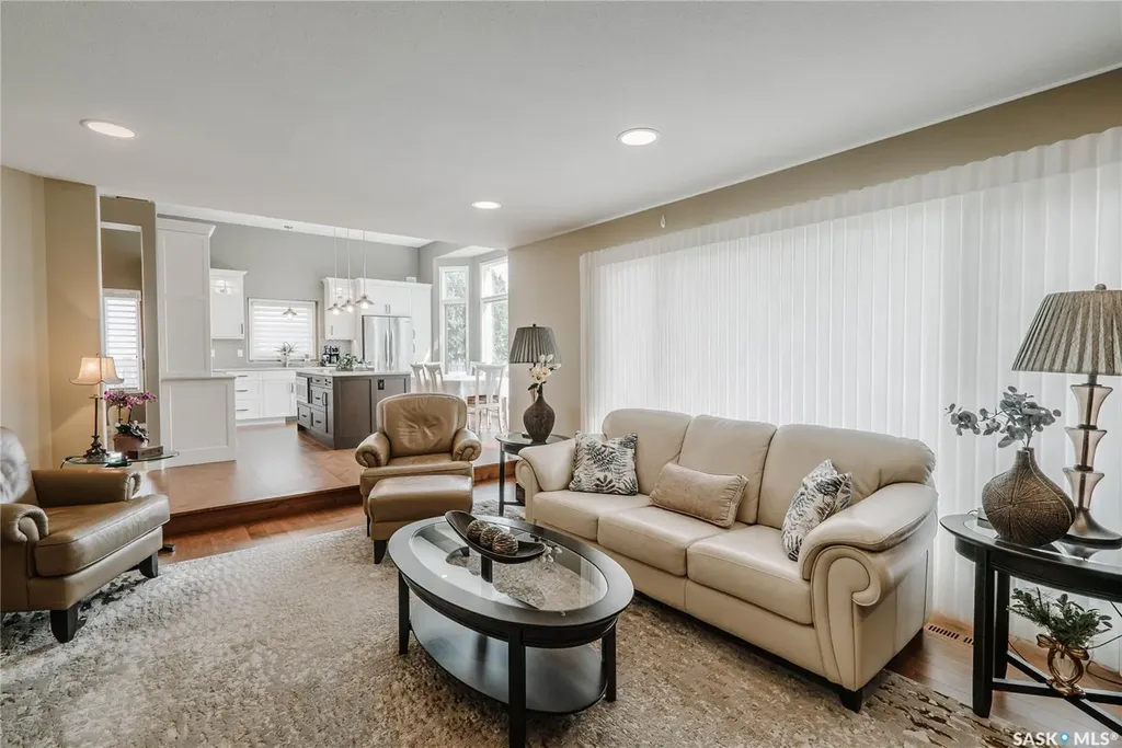 510 Eastman Cove Saskatoon SK S7N 4K9