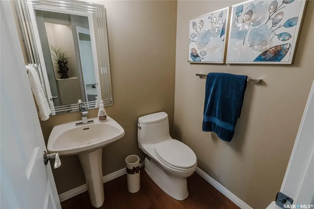 510 Eastman Cove Saskatoon SK S7N 4K9