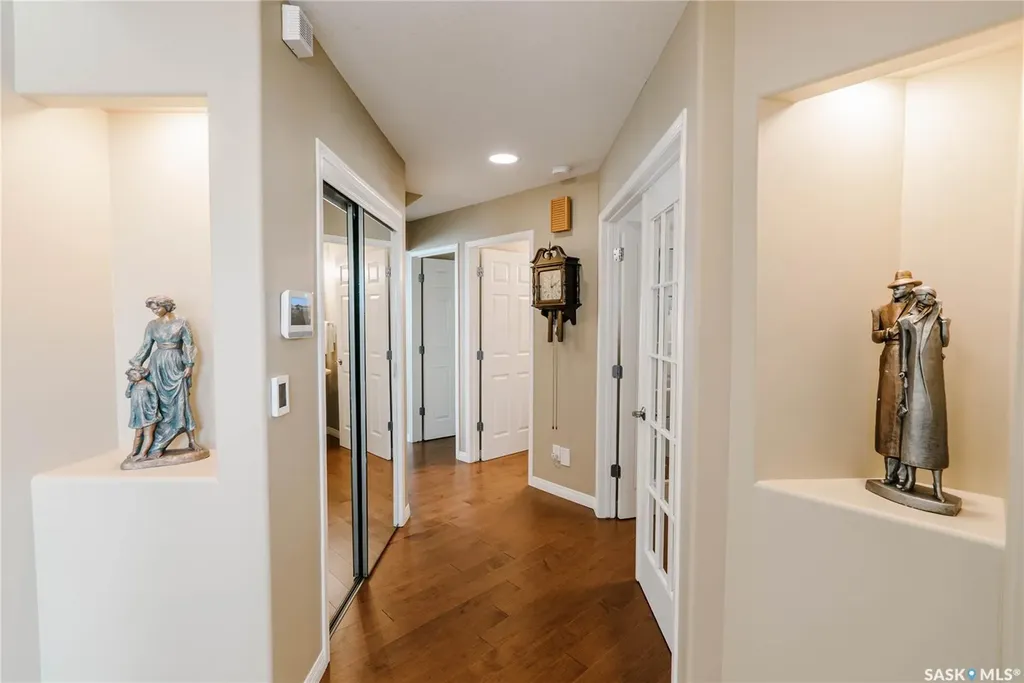 510 Eastman Cove Saskatoon SK S7N 4K9