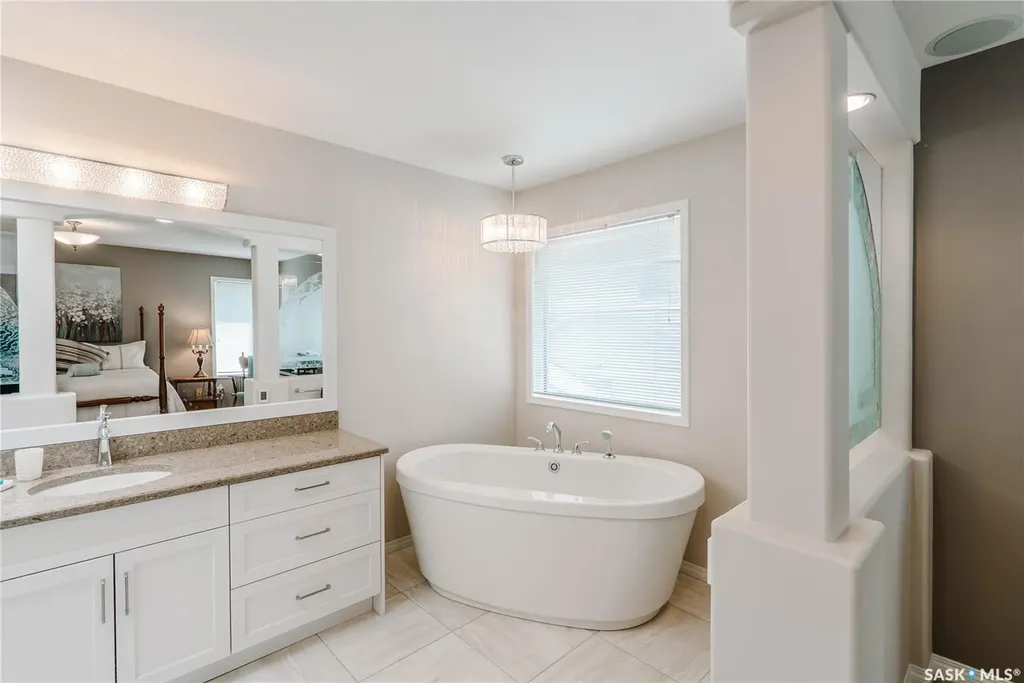 510 Eastman Cove Saskatoon SK S7N 4K9