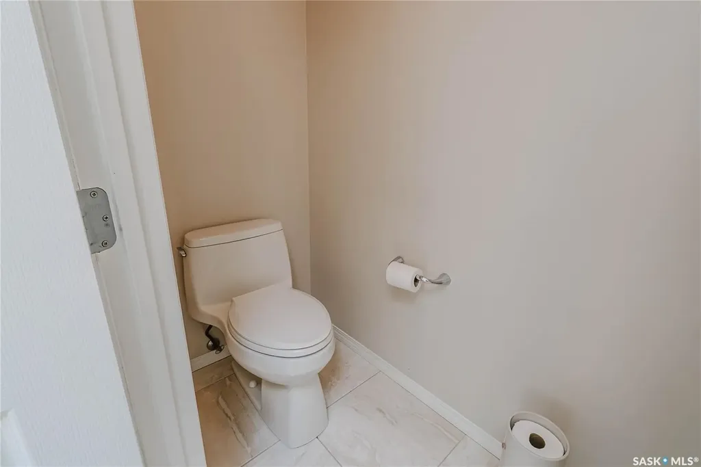 510 Eastman Cove Saskatoon SK S7N 4K9