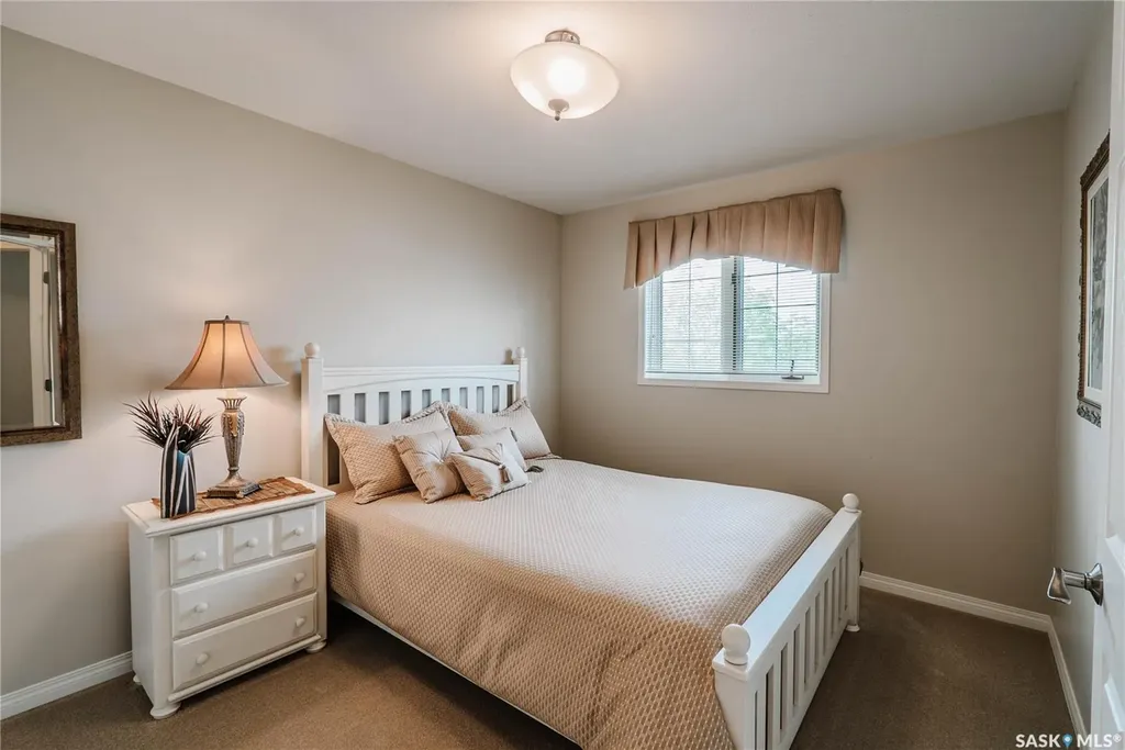 510 Eastman Cove Saskatoon SK S7N 4K9