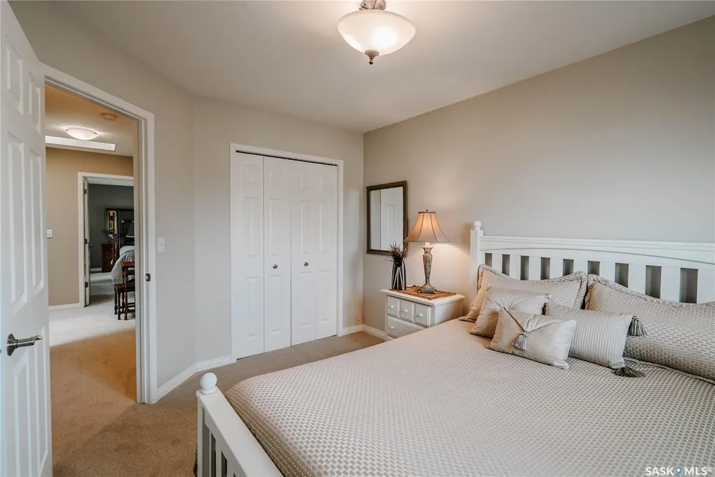 510 Eastman Cove Saskatoon SK S7N 4K9