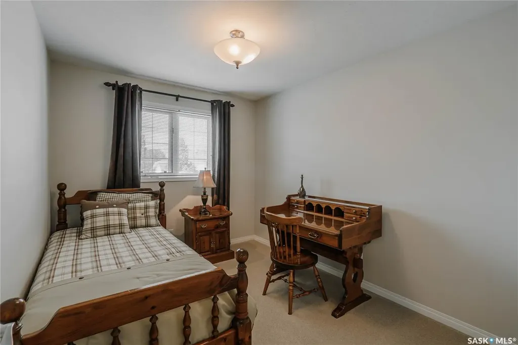 510 Eastman Cove Saskatoon SK S7N 4K9