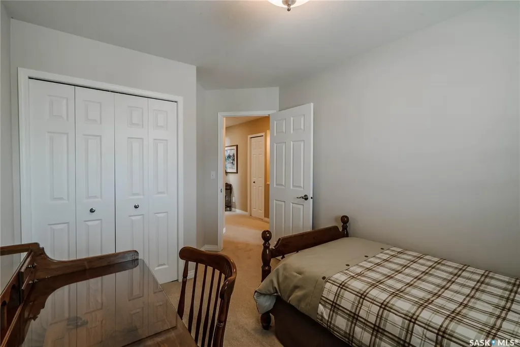 510 Eastman Cove Saskatoon SK S7N 4K9