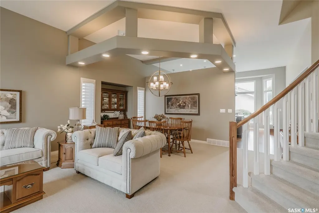 510 Eastman Cove Saskatoon SK S7N 4K9