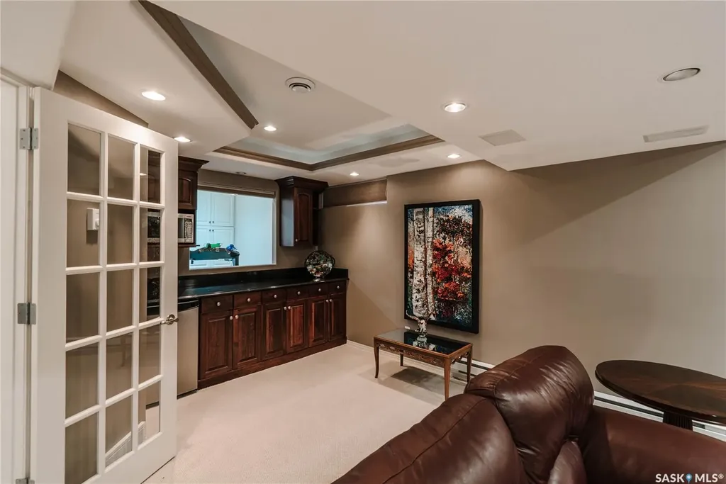 510 Eastman Cove Saskatoon SK S7N 4K9
