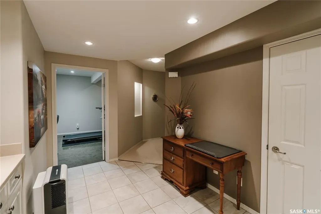 510 Eastman Cove Saskatoon SK S7N 4K9