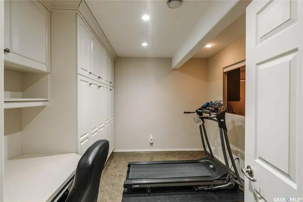 510 Eastman Cove Saskatoon SK S7N 4K9