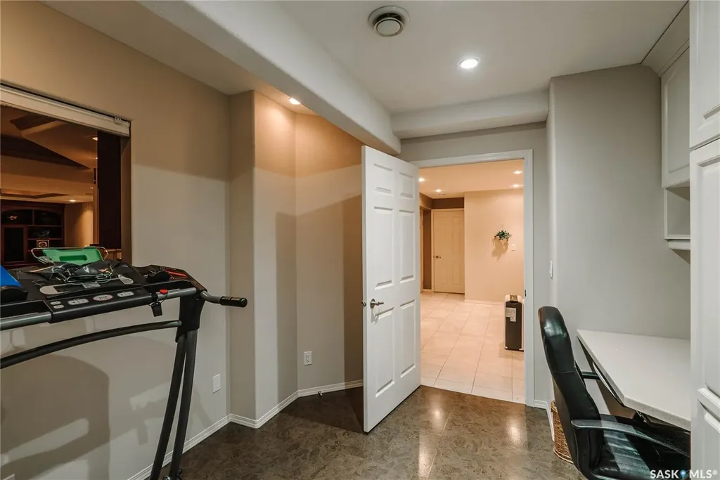 510 Eastman Cove Saskatoon SK S7N 4K9