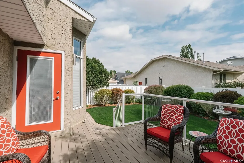 510 Eastman Cove Saskatoon SK S7N 4K9