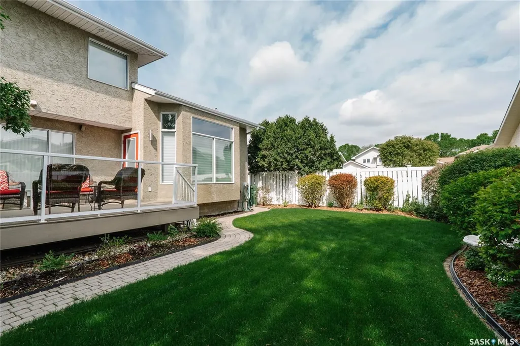 510 Eastman Cove Saskatoon SK S7N 4K9