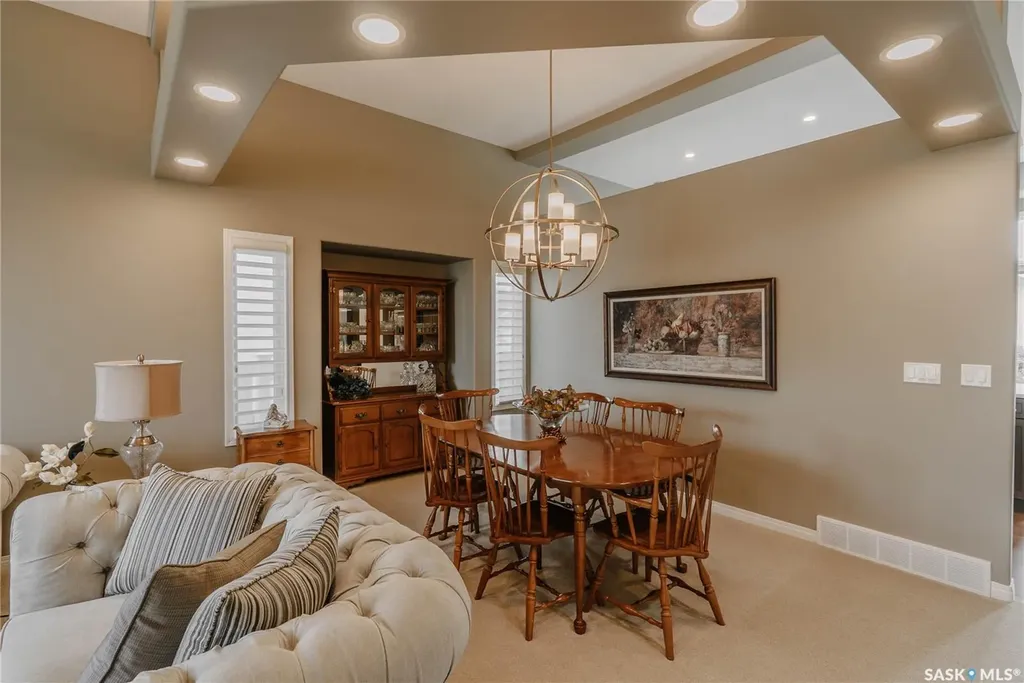 510 Eastman Cove Saskatoon SK S7N 4K9