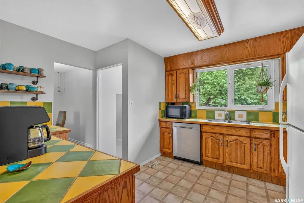 2326 Mcdonald Avenue Prince Albert SK S6V 2V6